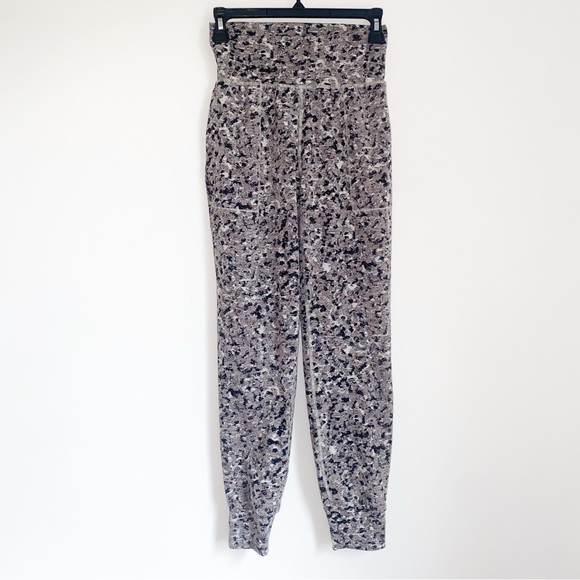 Athleta Salutation Textured Jogger XS - Picture 2 of 7